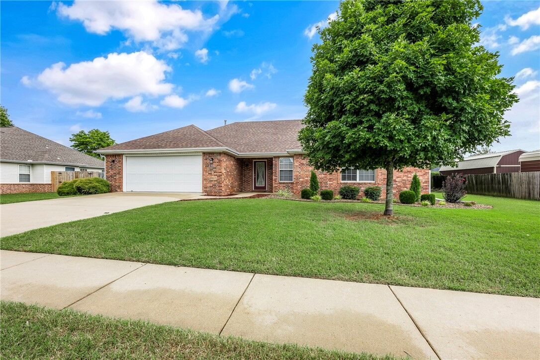 Property Photo:  2320 Barnes Circle  AR 72751 