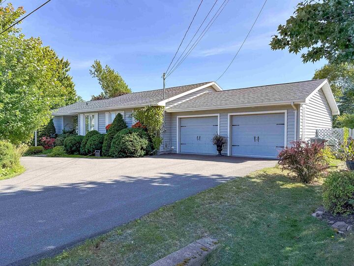 12 Westhill Drive  Charlottetown PE C1E 1N8 photo