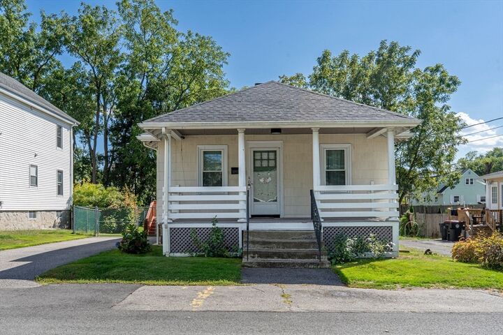 Property Photo: 40 Glen Ave MA 02301