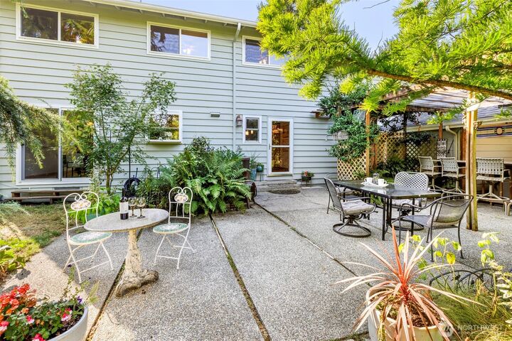 Property Photo:  12832 NE 84th Street  WA 98033 