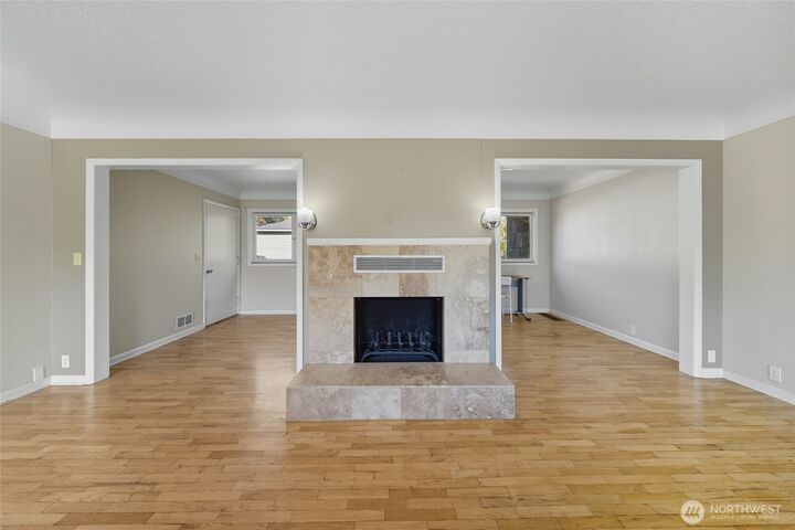 Property Photo:  1535  J Street  WA 99362