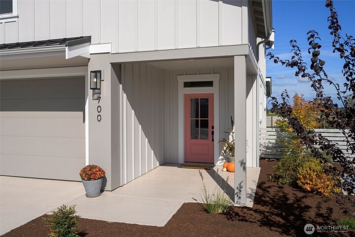 Property Photo: 700 Northview WA 98226