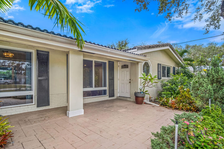 Property Photo:  127 SW 7 Avenue  FL 33486 