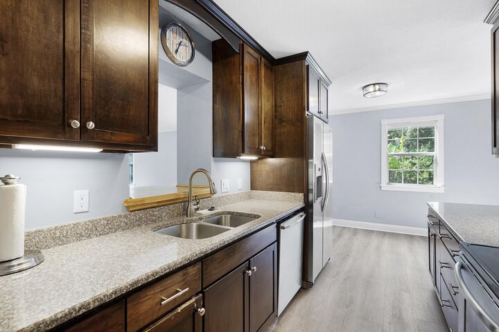 Property Photo: 7984 Hamilton Ave FL 32145