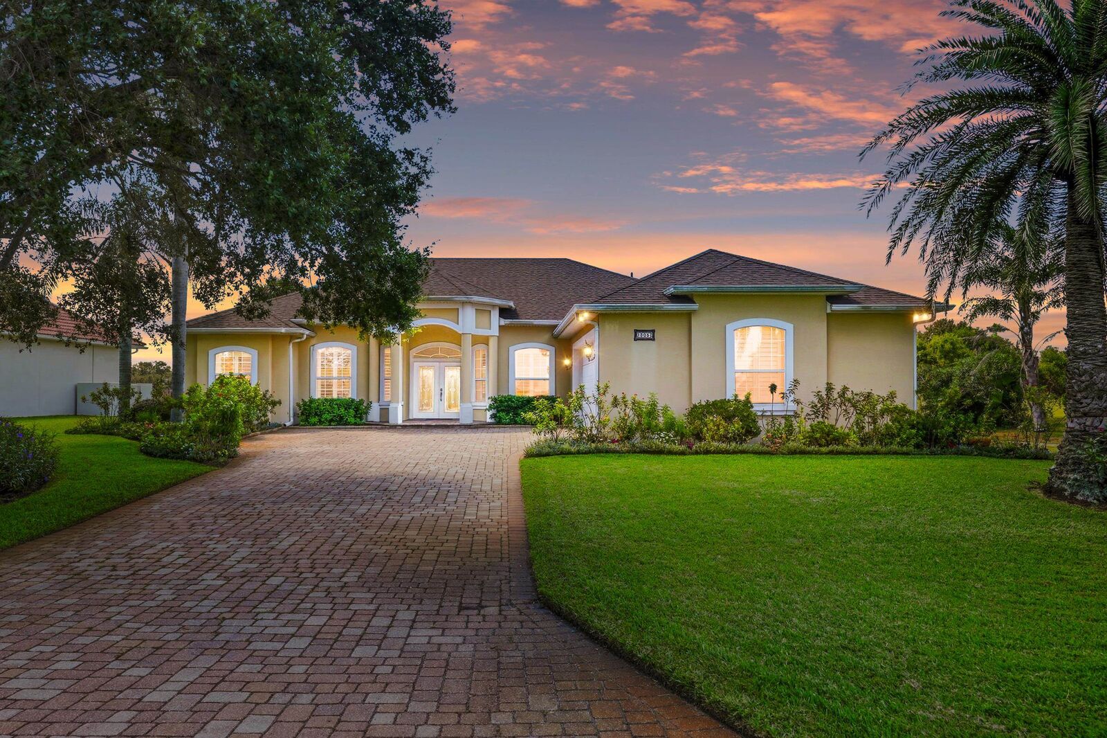 Property Photo:  305 Marsh Point Cir  FL 32080 