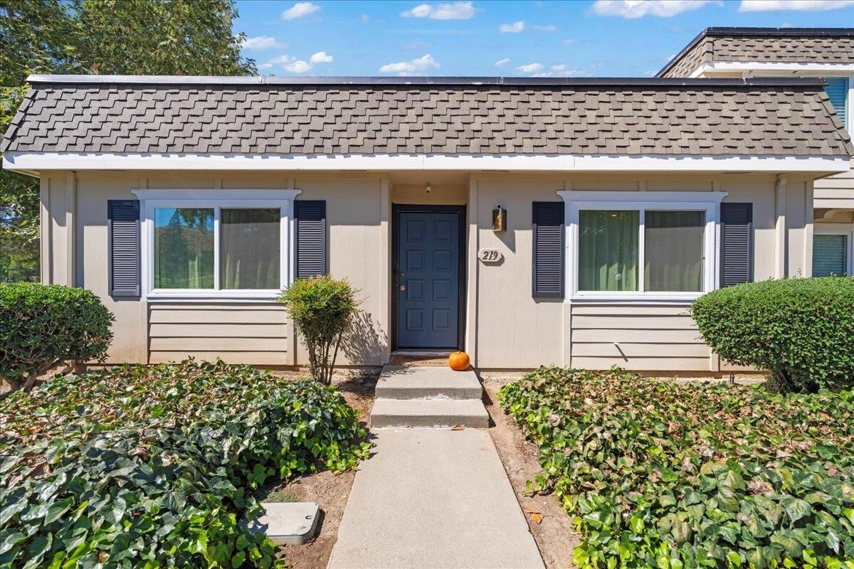 Property Photo:  219 Fairway Glen Lane  CA 95139 