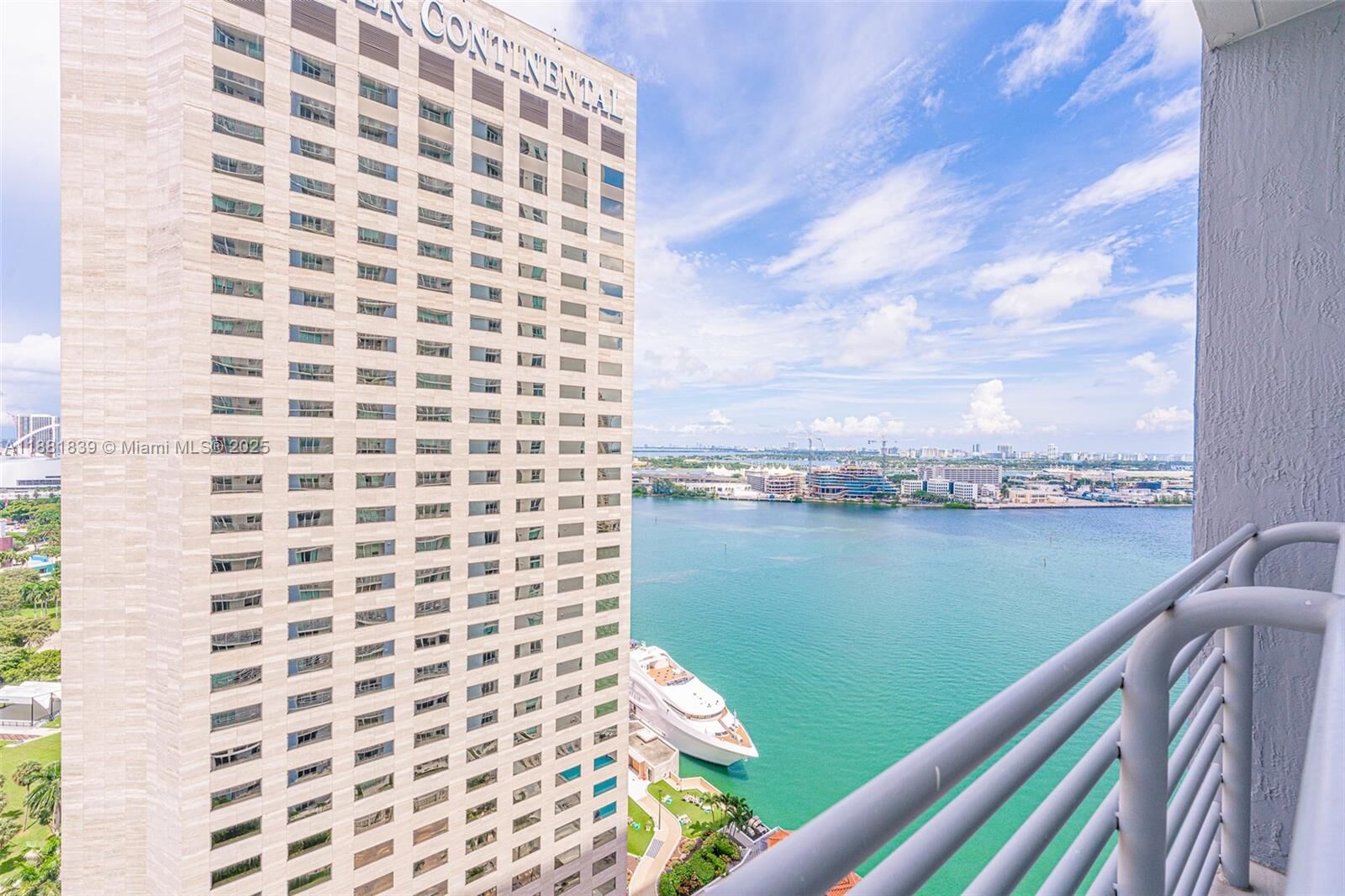 Property Photo:  335 S Biscayne Blvd 2602  FL 33131 