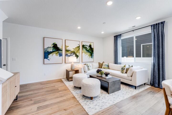 Property Photo:  24870 E Coopers Hawk Ln  WA 99019 