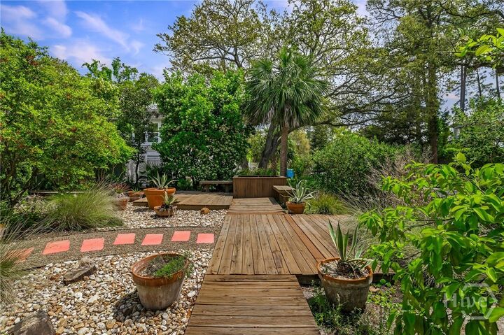 Property Photo:  1111 Laurel Avenue  GA 31328 