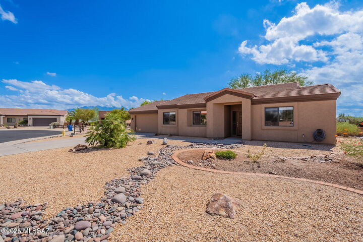 Property Photo: 1493 W Hidden Crest Court AZ 85622