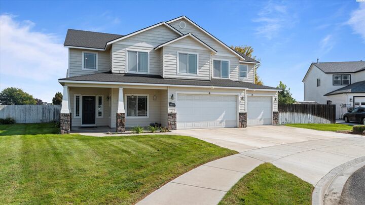 4811 Cordova Ct.  Pasco WA 99301 photo