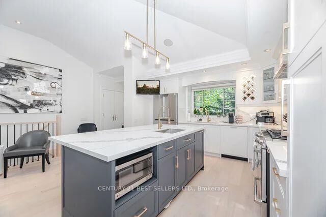 Photo de la propriété:  1595 Calverton Court  ON L5G 2W4 