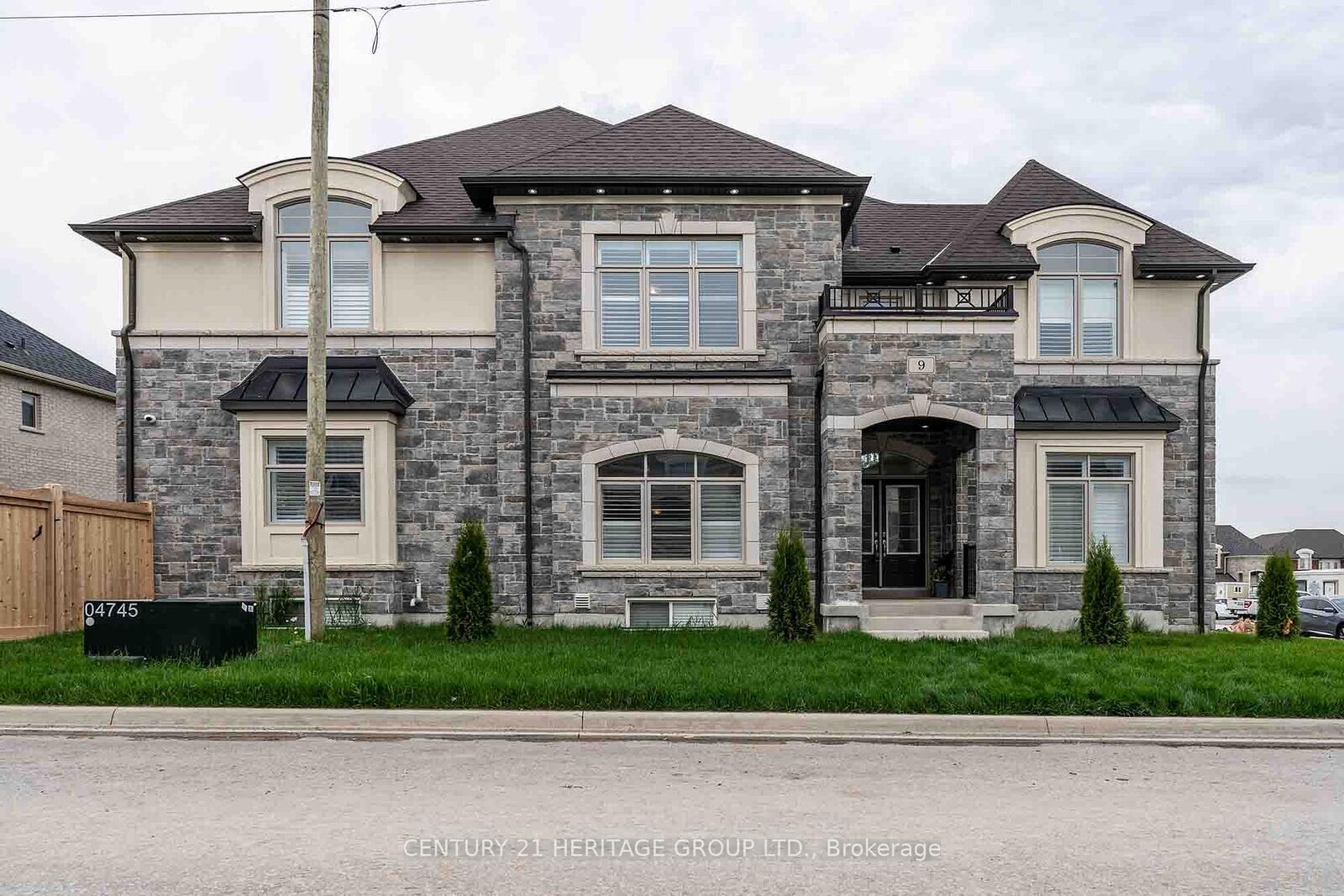 Property Photo:  9 Cranley Road  ON L9N 0T7 