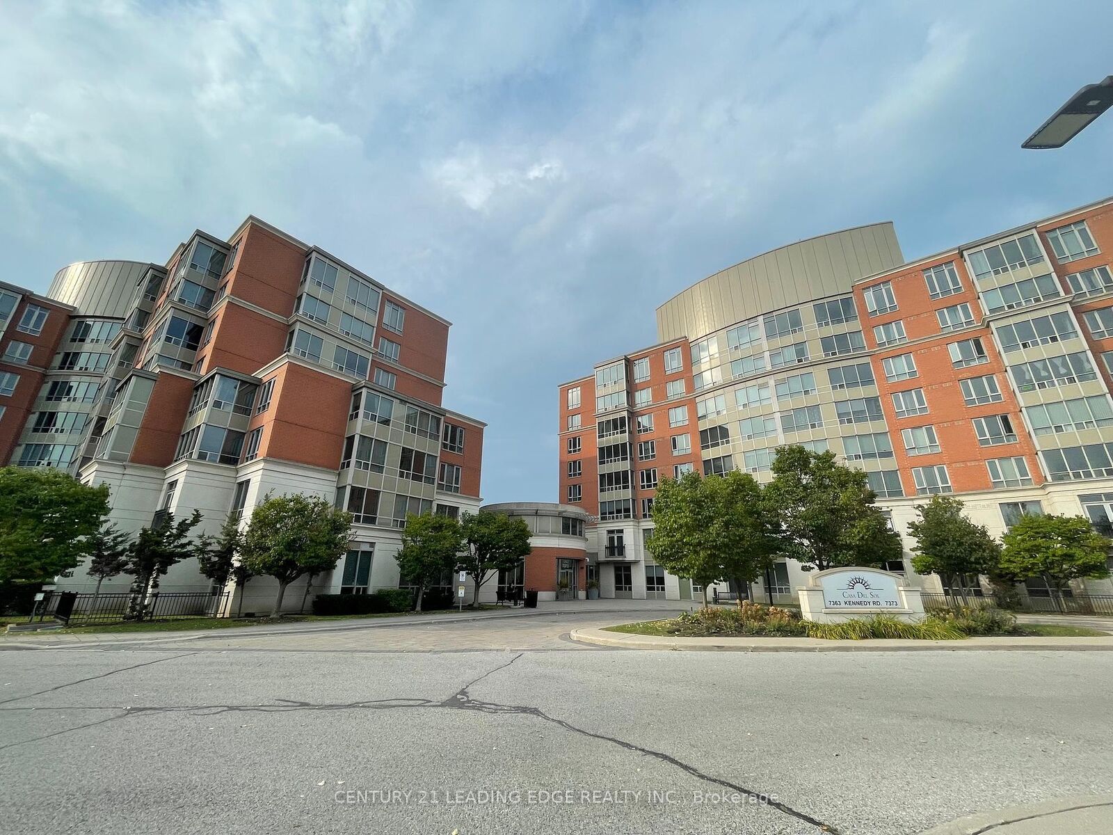 Property Photo:  7373 Kennedy Road 502  ON L3R 1H6 