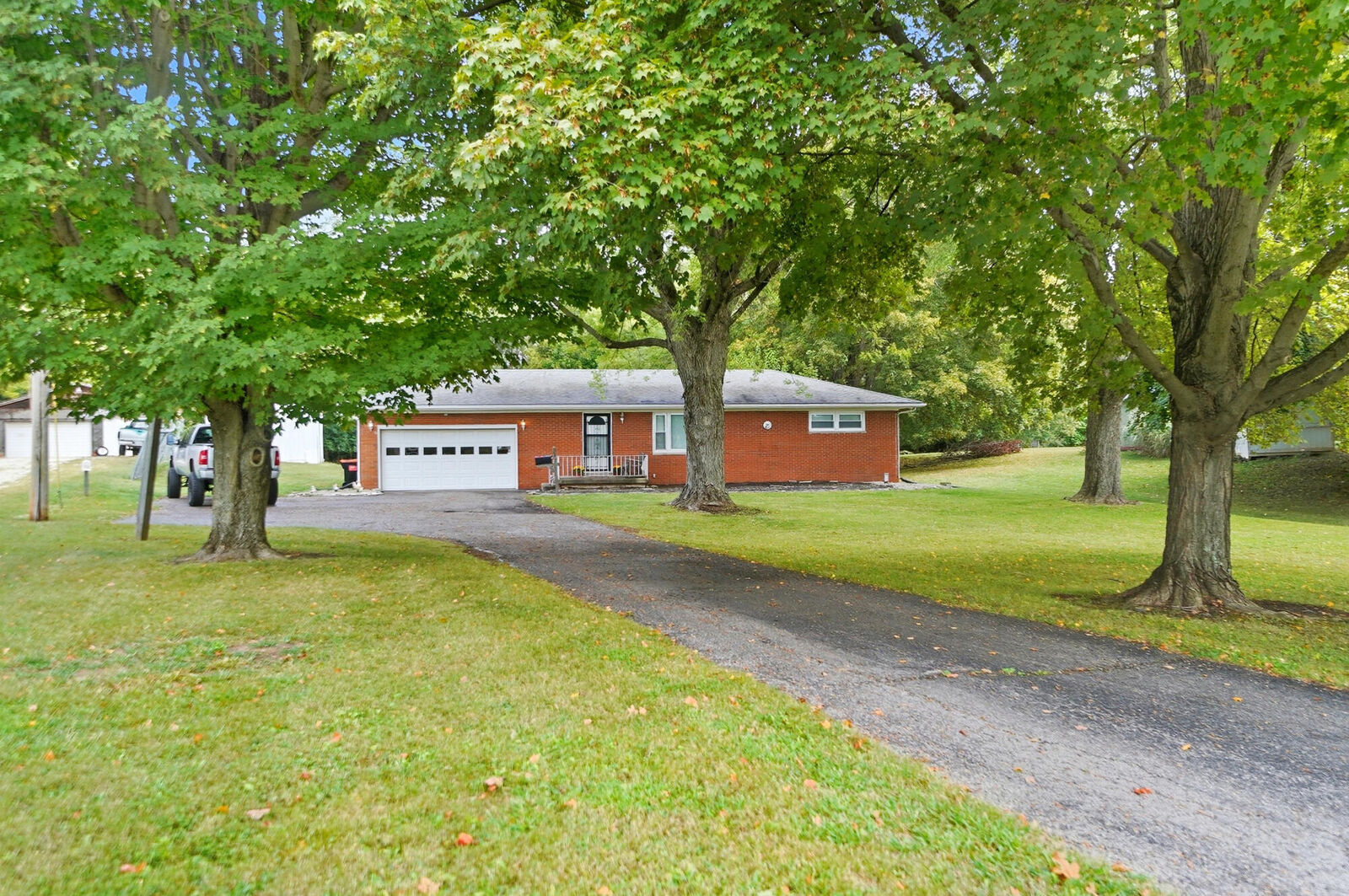 Property Photo: 542 Villa Road OH 45503