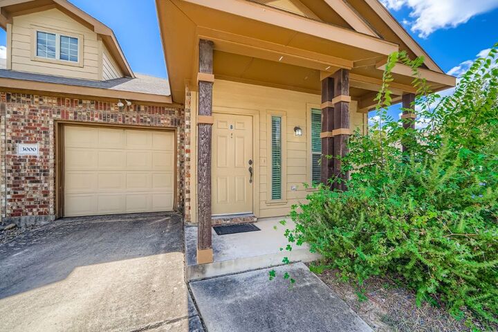 Property Photo: 3000 Whisper Oaks Lane TX 78628