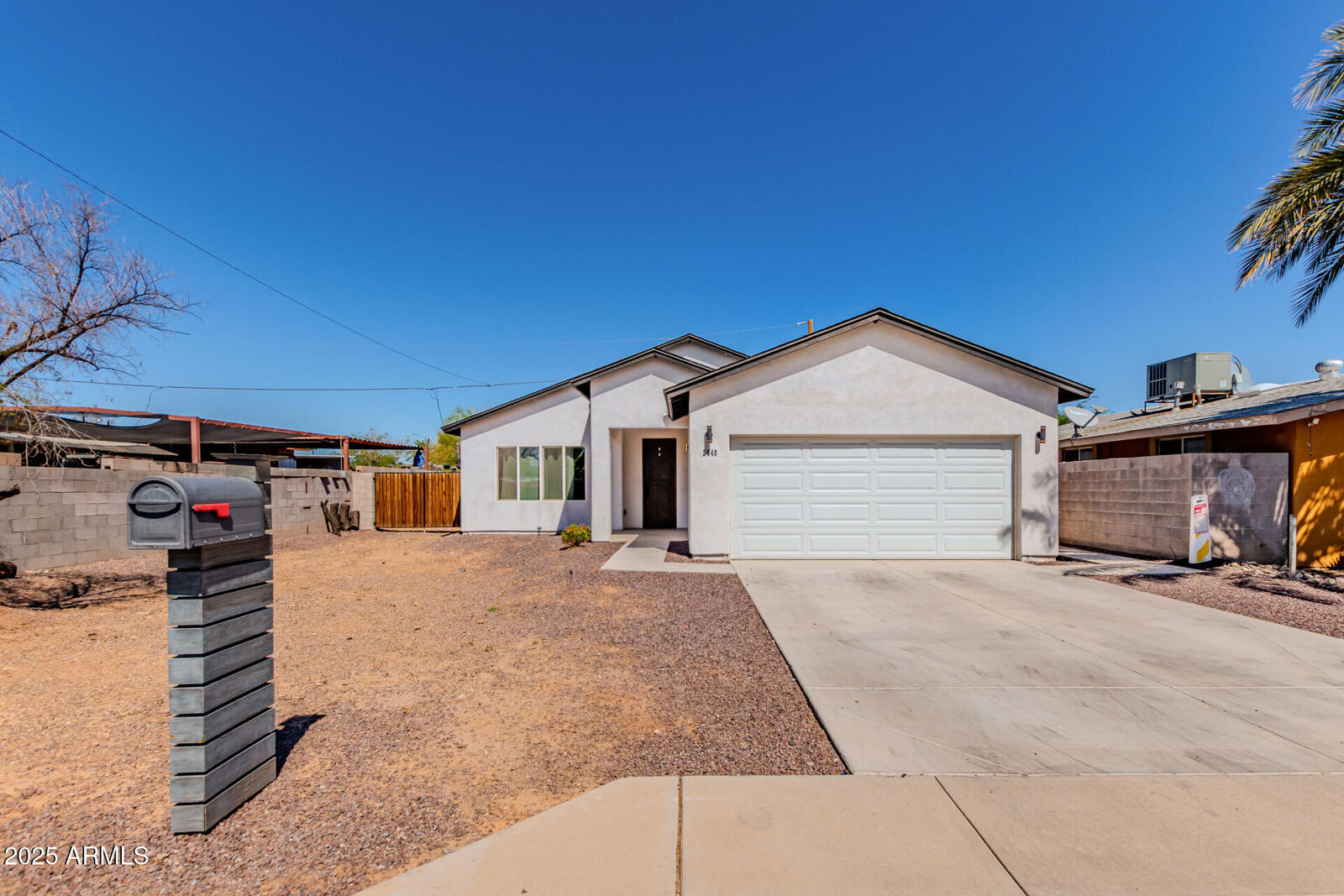 Property Photo:  2640 E Beverly Lane E  AZ 85032 