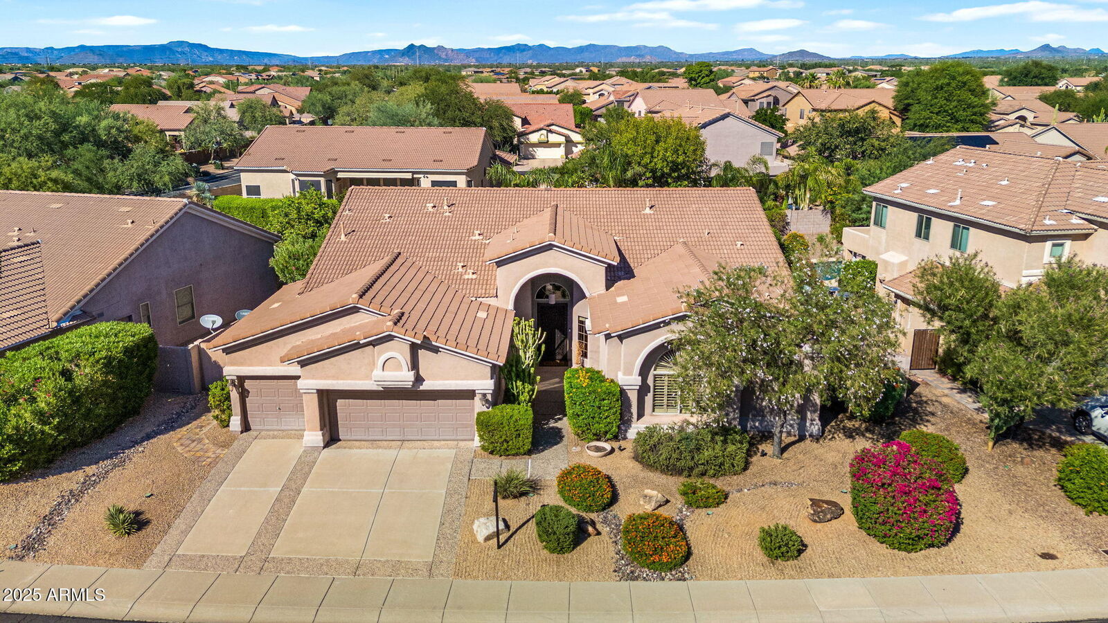 Property Photo:  4410 E Robin Lane  AZ 85050 
