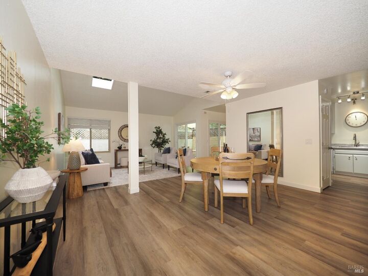 Property Photo: 3113 Luna Court CA 95405