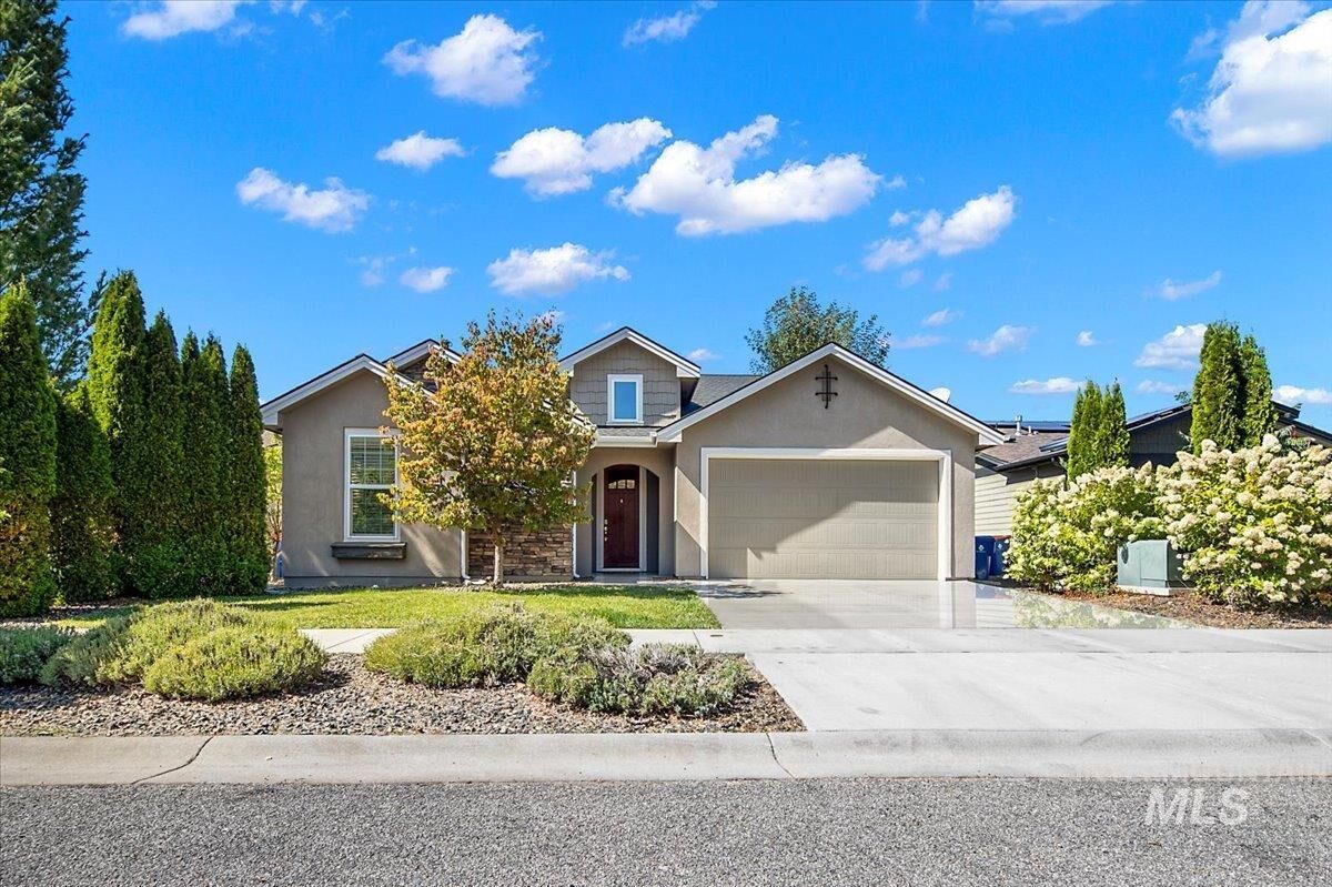 Property Photo:  18187 N Highfield Way  ID 83714 