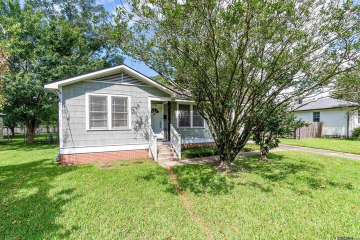 Property Photo: 2067 Edinburgh Ave LA 70808