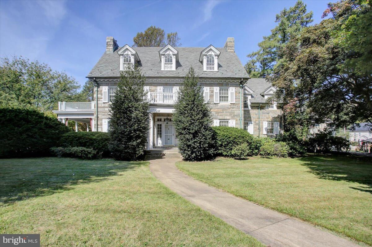 Property Photo:  307 W W King Street  PA 17257 