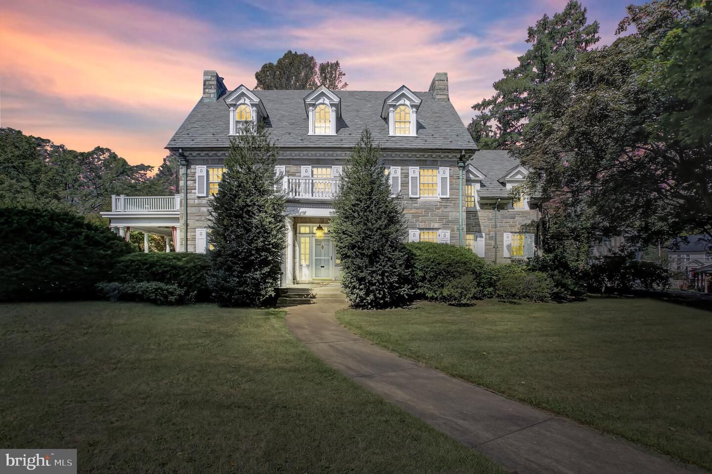 Property Photo:  307 W W King Street  PA 17257 