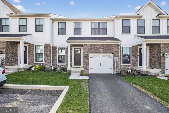 Property Photo:  1033 Watson Court  PA 18051 