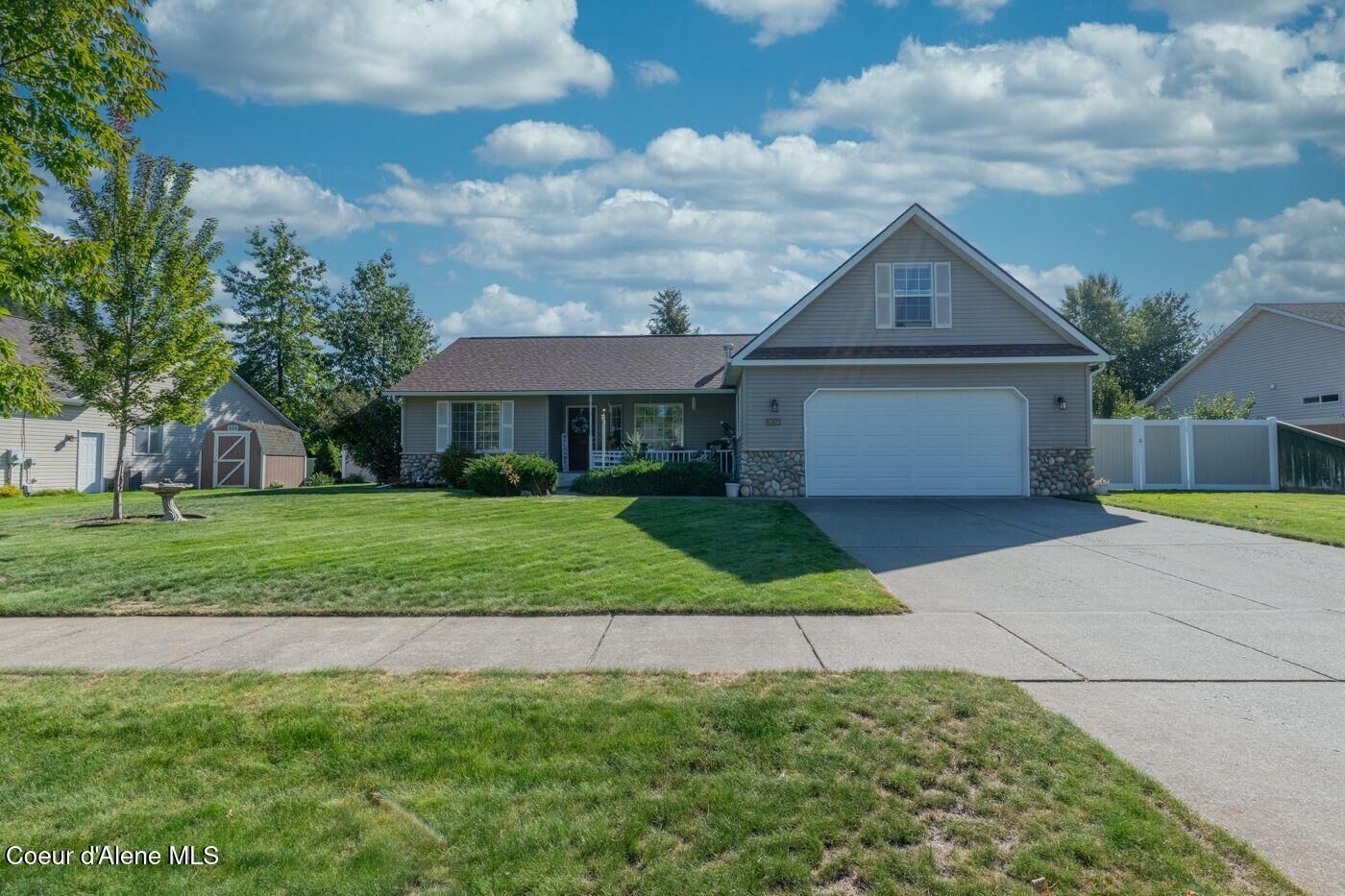 Property Photo:  2066 E Goldleaf Ln  ID 83814 