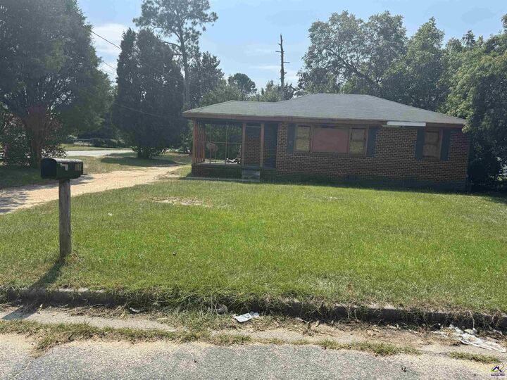 Property Photo:  1162 Ruben Drive  GA 31206 