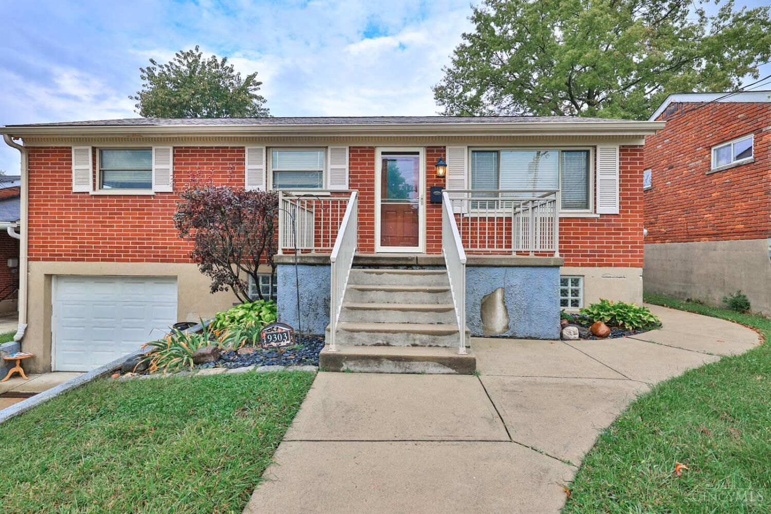 Property Photo:  9303 Wilcox Drive  OH 45251 