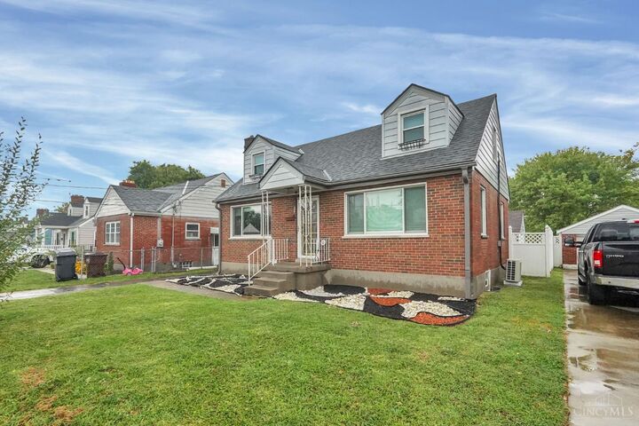 Property Photo:  162 E Crest Drive  OH 45215 