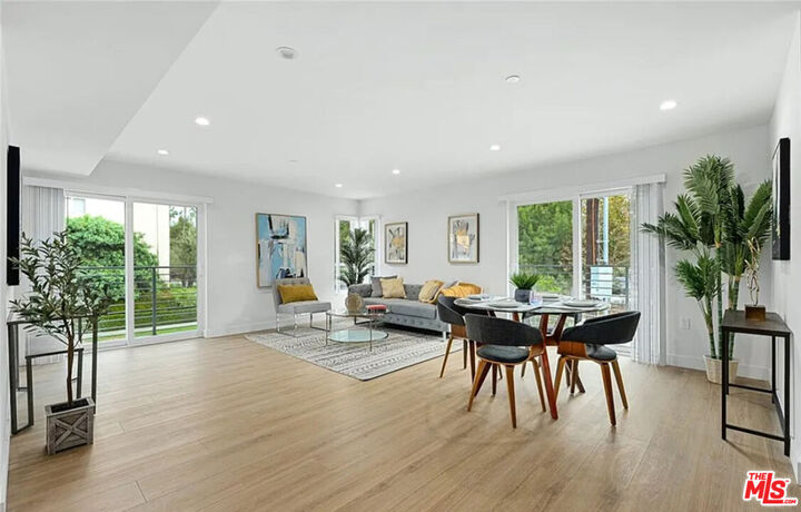 Property Photo:  5405 Hermitage Ave  CA 91607 