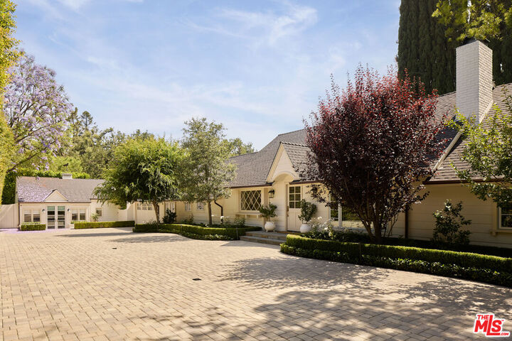 Property Photo:  17333 Rancho St  CA 91316 