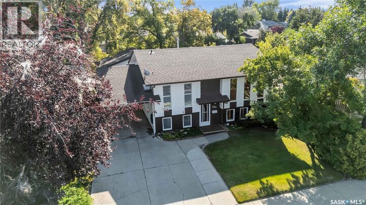 Property Photo:  623 Priel Crescent  SK S7M 4K9 