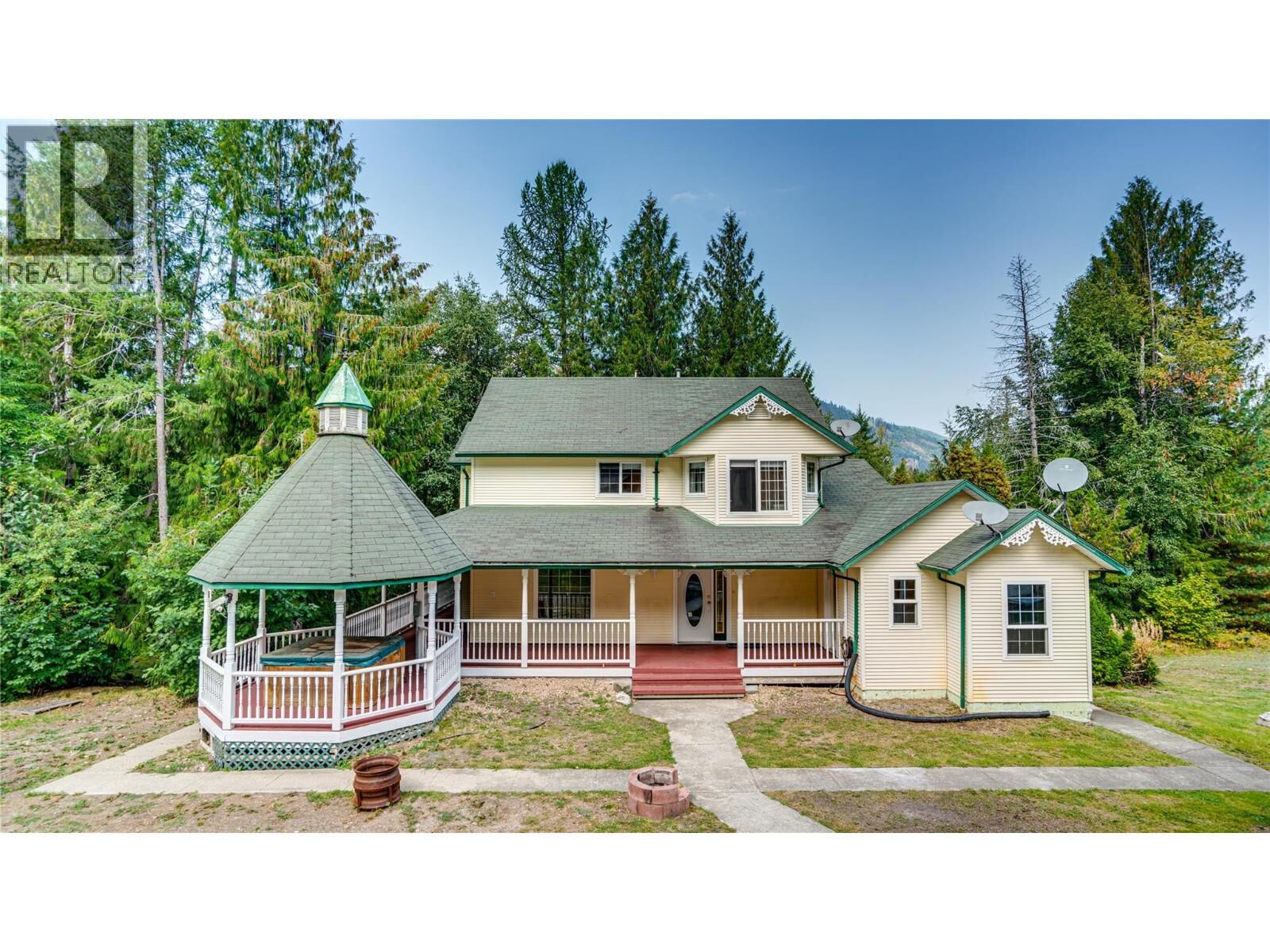 Property Photo: 20 Bigg Road BC V0E 2G6