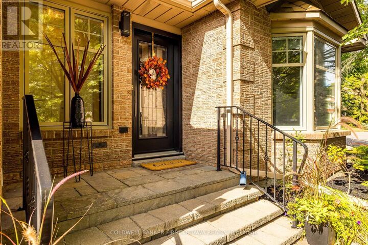 Property Photo:  9 Lone Meadow Trail  ON K2S 1C9 
