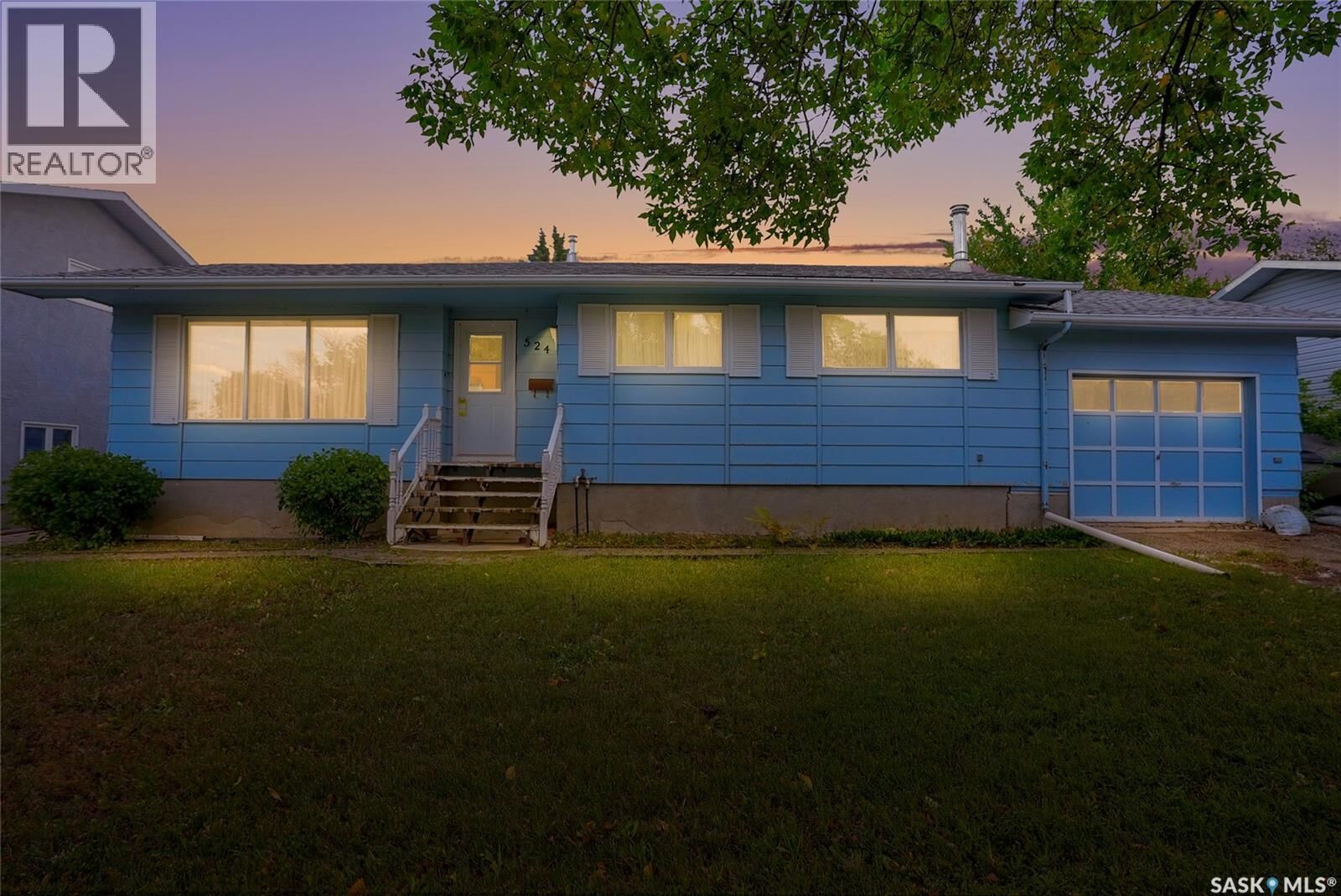 Property Photo:  524 6th Avenue E  SK S0H 0B0 