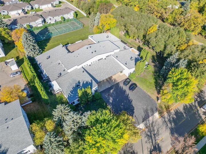 Photo de la propriété:  2 Parkdale Place  MB R7B 3N6 