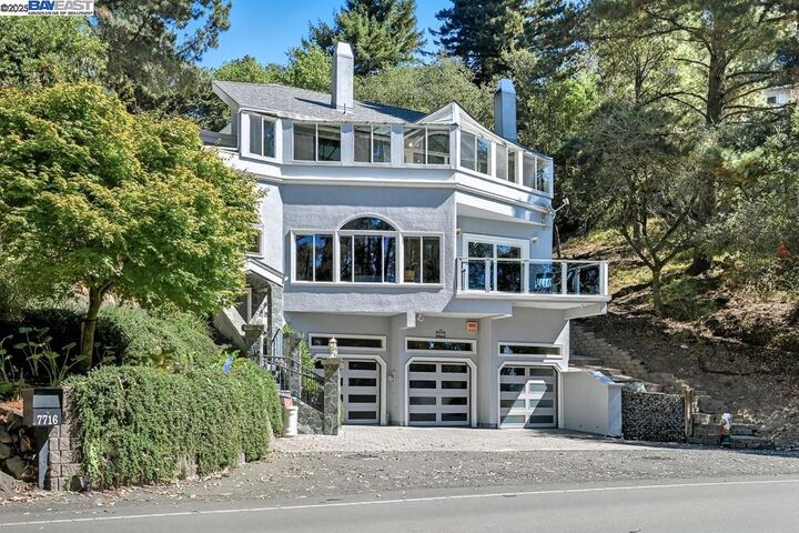 Property Photo: 7716 Skyline Blvd CA 94611
