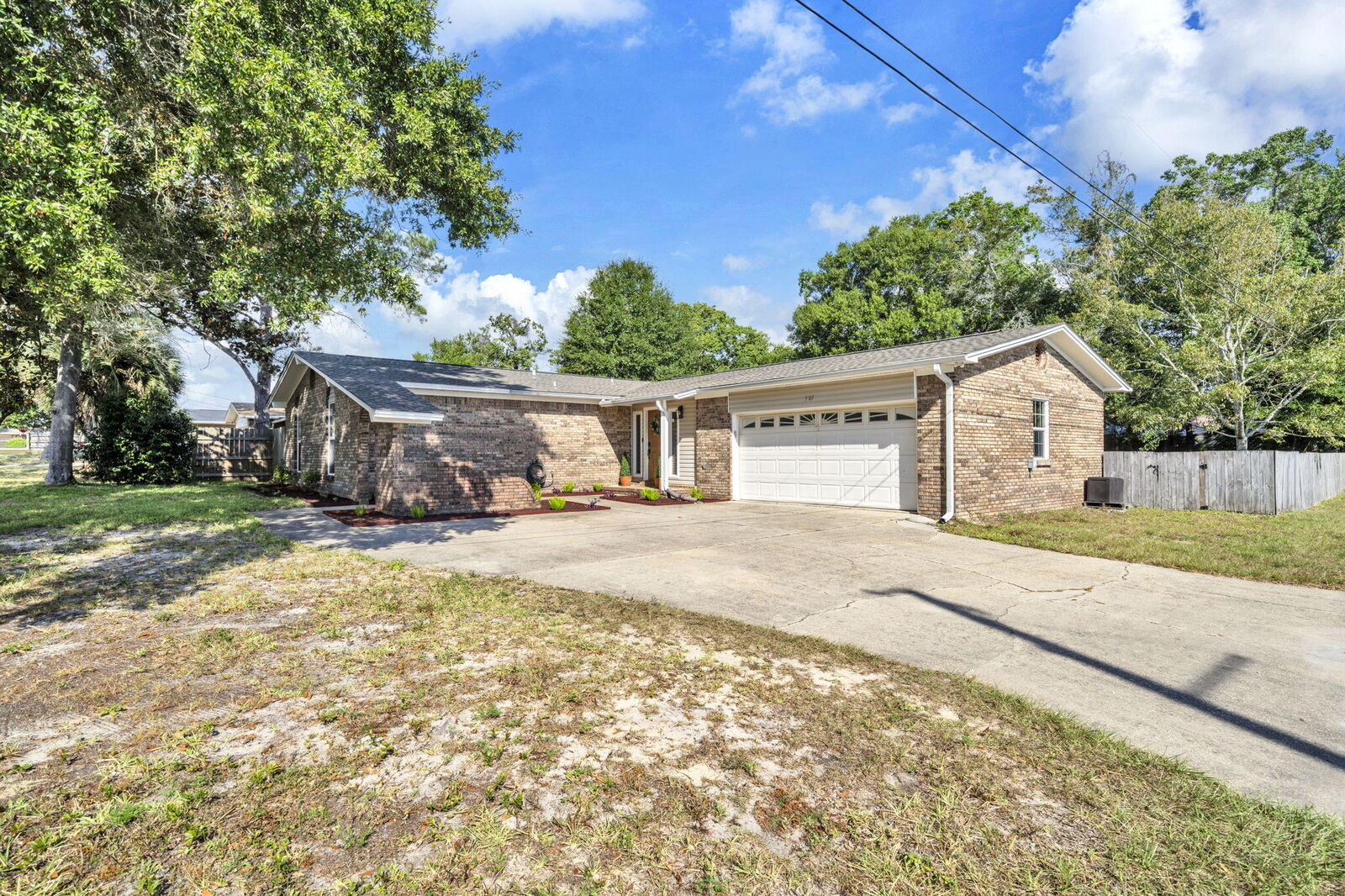 Property Photo:  507 Williams Street  FL 32547 