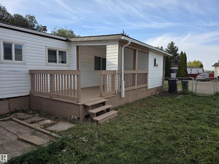 Property Photo:  29 Ridgeway Drive NW  AB T6P 1G4 