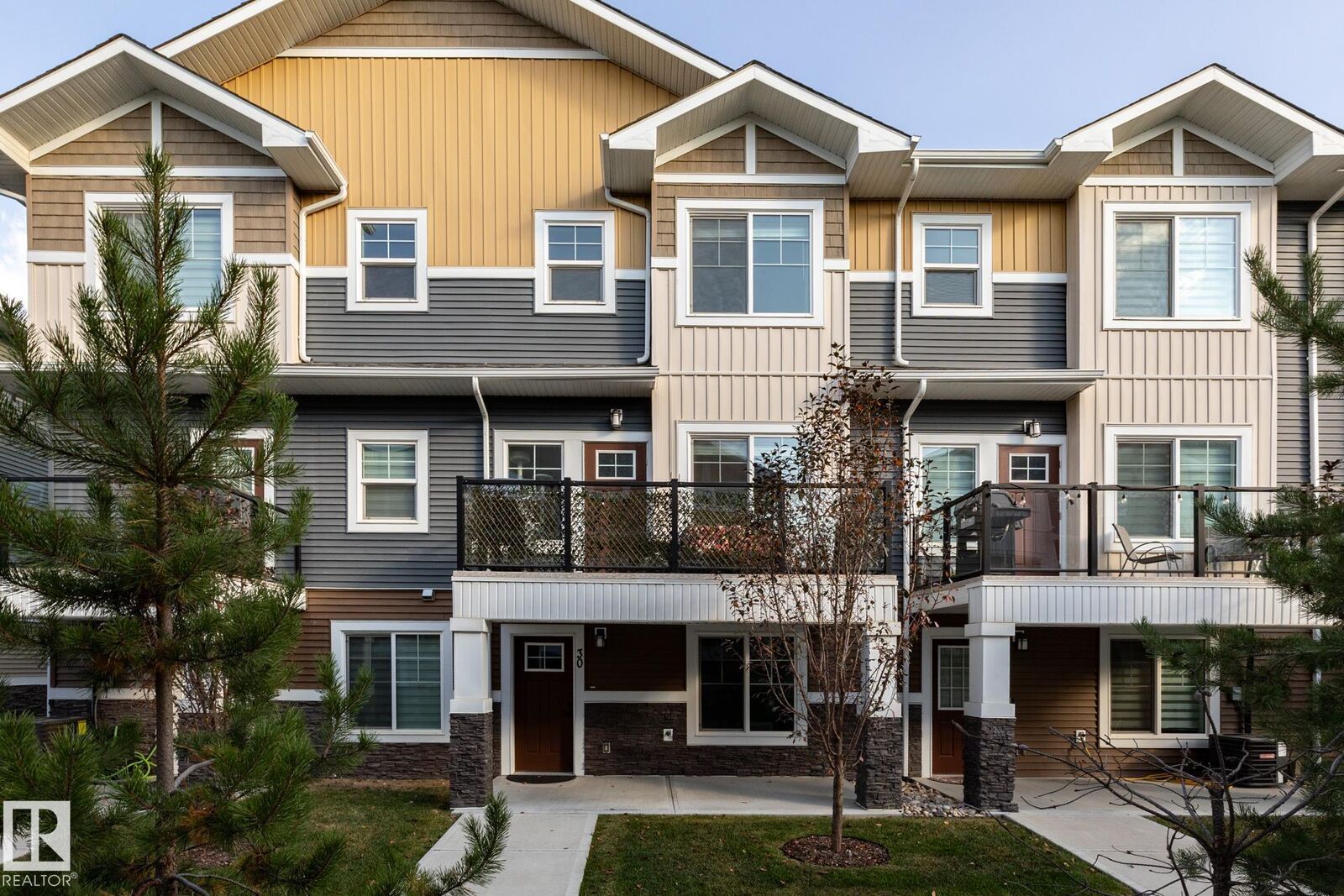 Property Photo:  230 Edgemont Road NW 30  AB T6M 0Y8