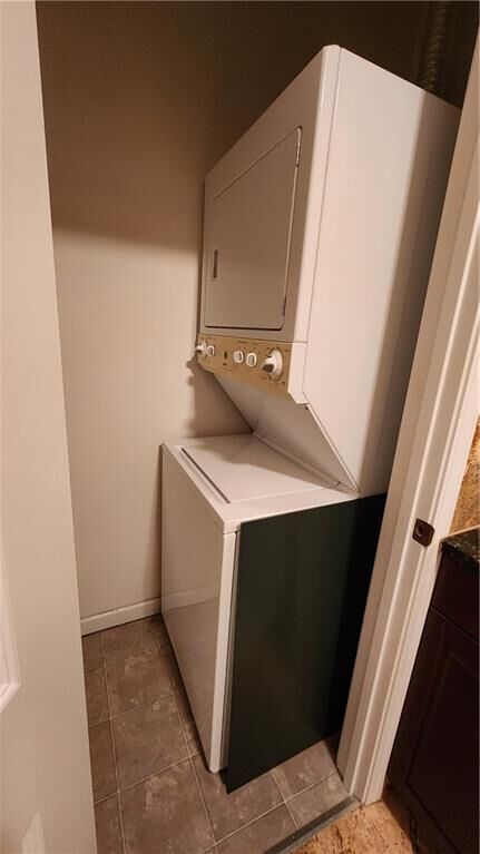 Property Photo:  1060 Landover Xing  GA 30024 