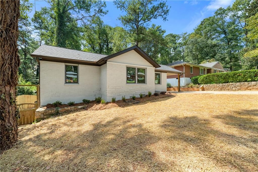 Property Photo: 2133 Trailwood Road GA 30032