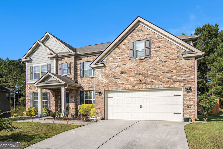 Property Photo:  240 Kestrel Circle  GA 30014