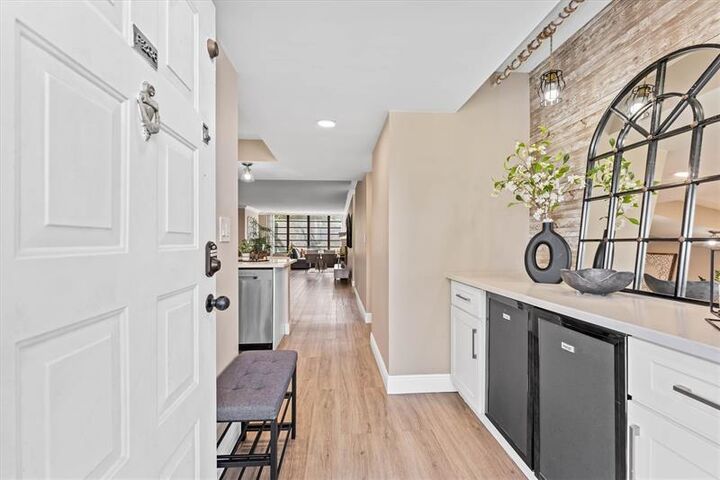 Property Photo:  4132 S Carambola Cir S F206  FL 33066 