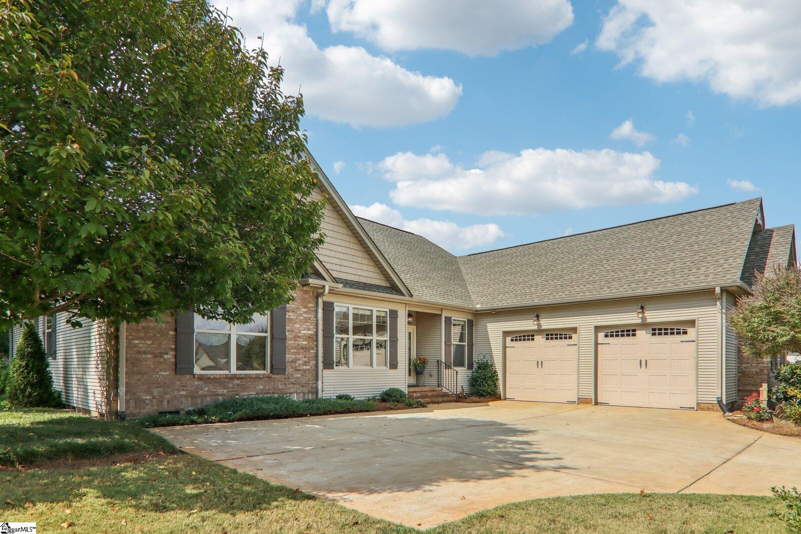 Property Photo: 5 Winding Walk Way SC 29687
