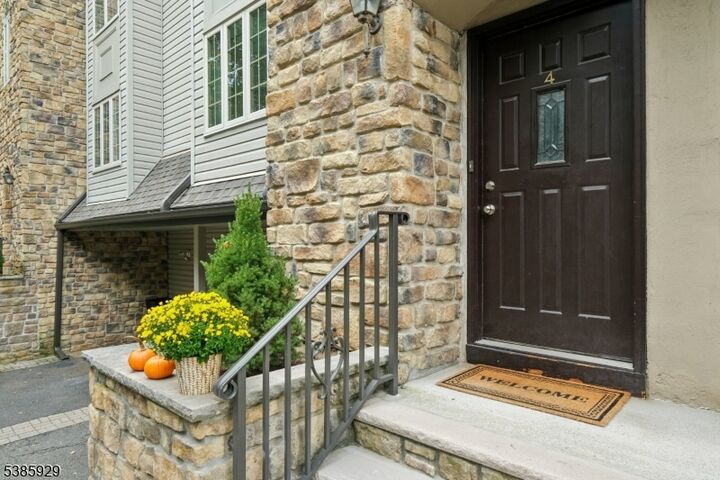 4 Daria Lane  Berkeley Heights Twp. NJ 07922 photo