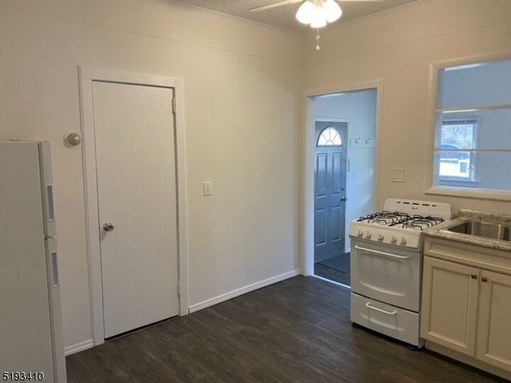 Property Photo:  3 Greenhut Ave A  NJ 07869 
